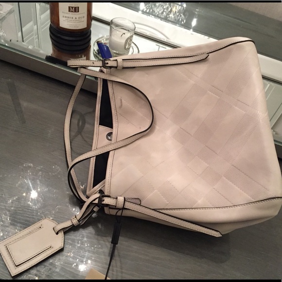 Burberry soft check small Canterbury tote - Picture 2 of 8